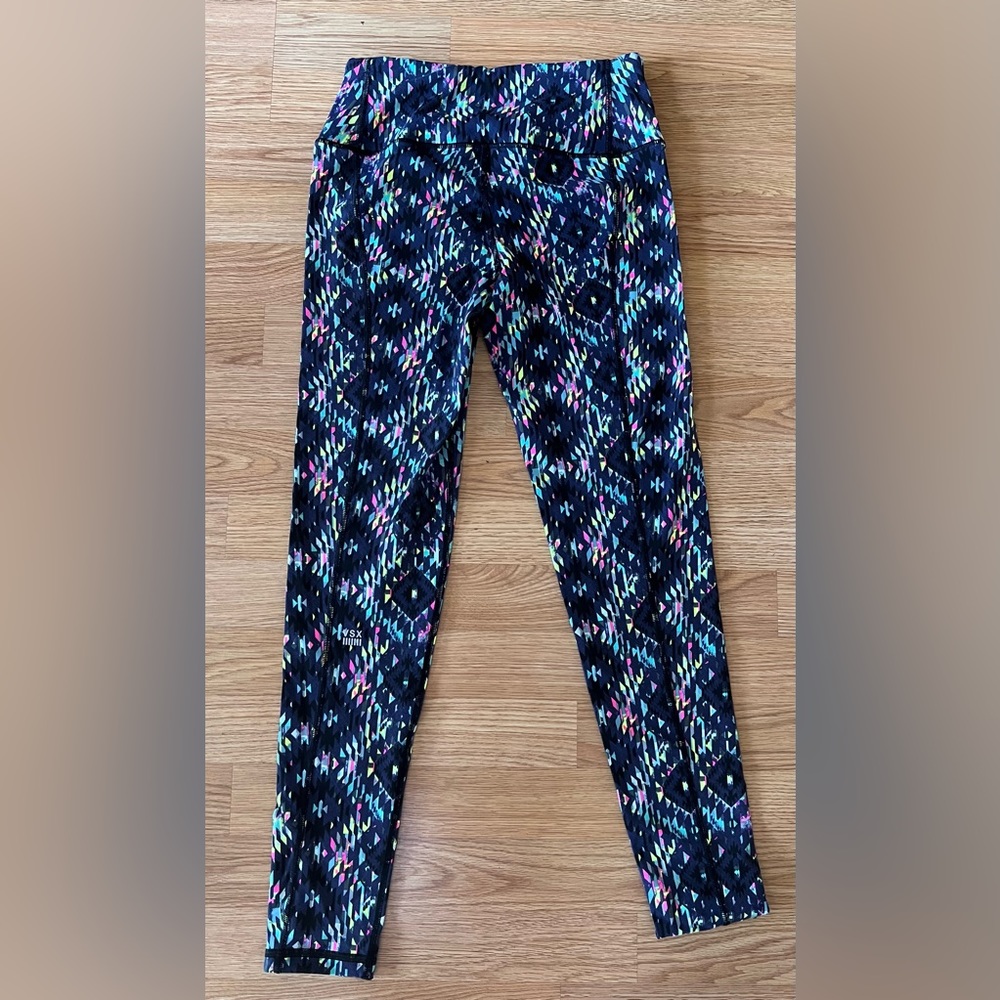 𝅺Victoria’s Secret sport leggings, barely worn so EUC internal drawstring